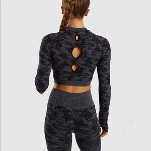 Lower on Ⓜ️ Gymshark camo crop top